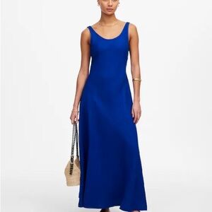 Scoopneck Sleeveless Dress